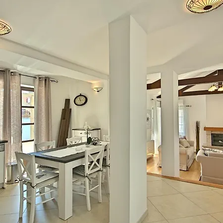 Zanelli Villa *